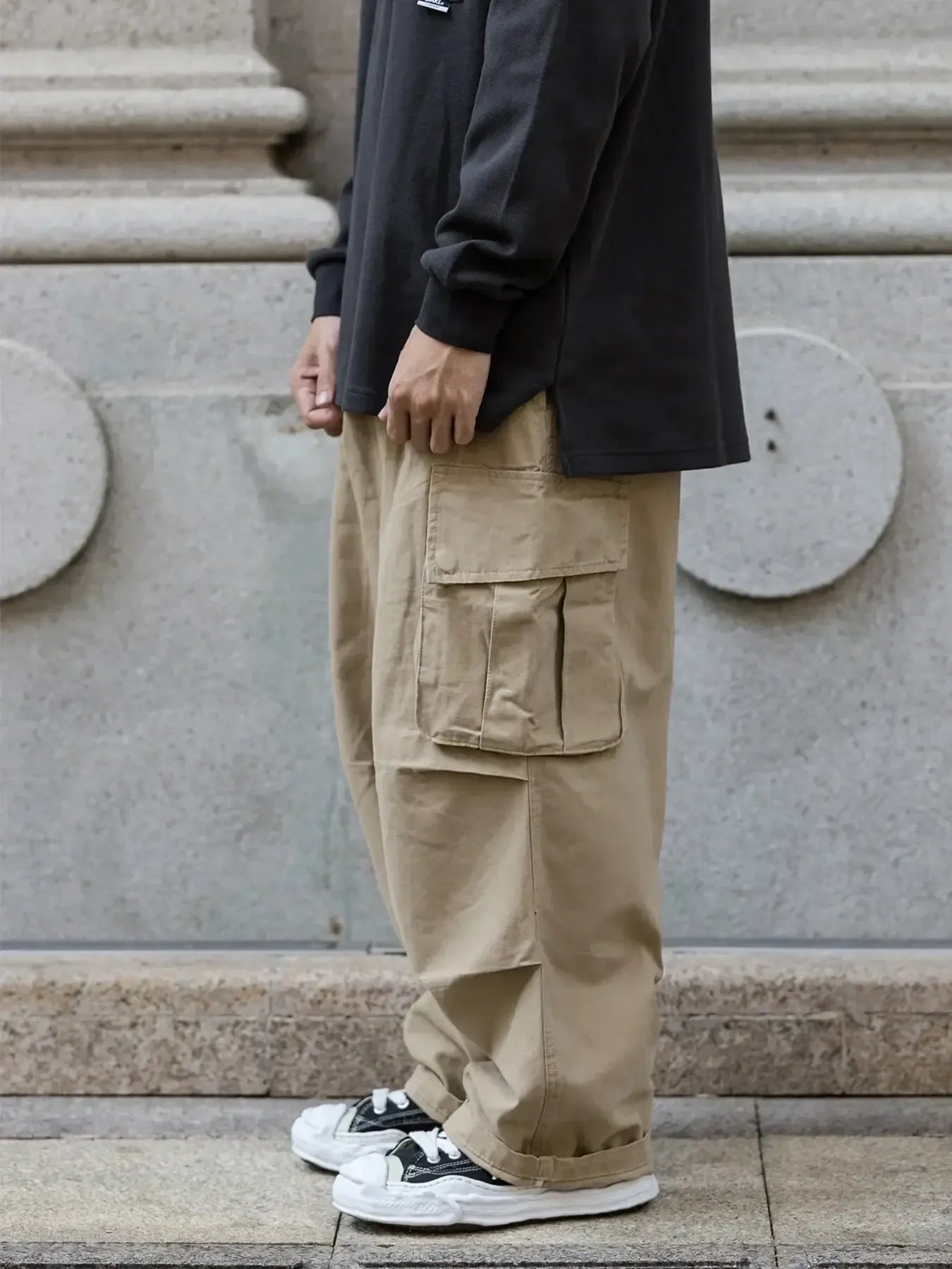 Men's Loose Fit Cargo Pants with Multiple Pockets