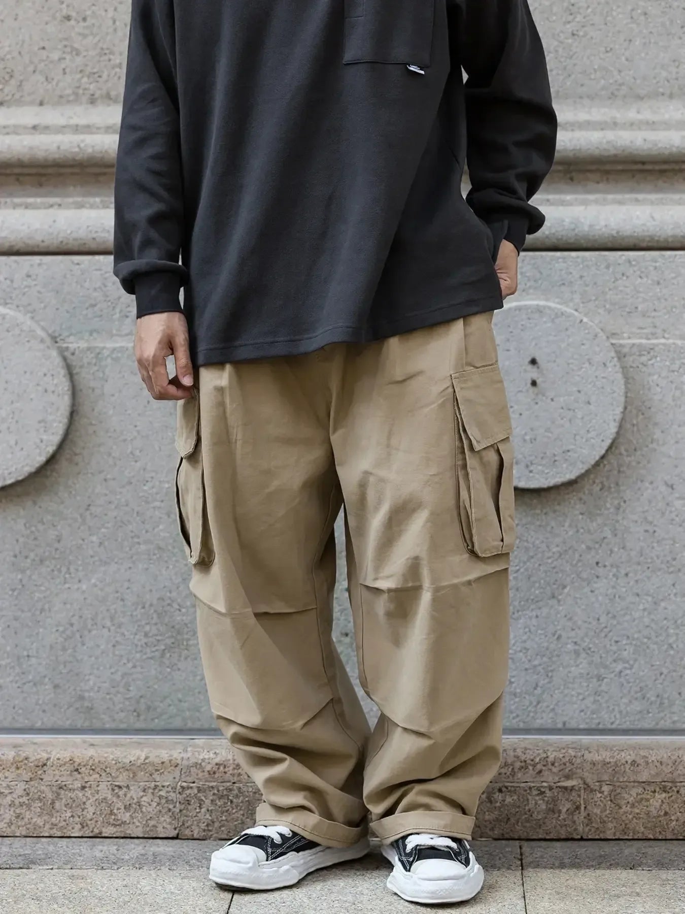 Men's Loose Fit Cargo Pants with Multiple Pockets